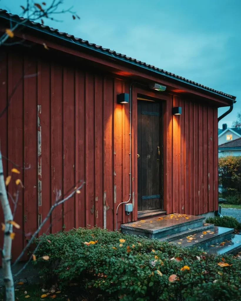 oktober i entr n r tt utebelysning och timer som g r hemmet s krare i h stm rkret